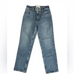 Abercrombie & Fitch 90’s Straight Ultra High-Rise Jeans Size 28 – Like New